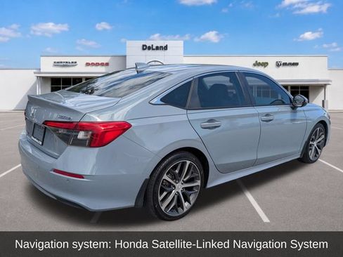 Used 2024 Honda Civic Touring image 4