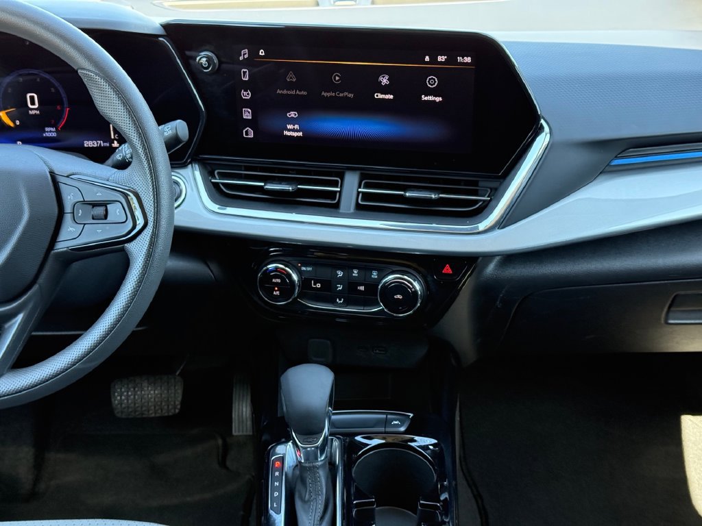 Used 2025 Chevrolet Trax LT FWD image 21
