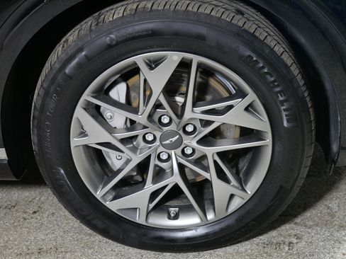 Certified 2025 Genesis GV70 2.5T image 15