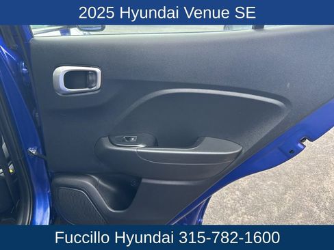 Certified 2025 Hyundai Venue SE image 22
