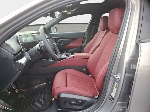 Certified 2026 BMW 530i xDrive w/ M Sport Package AWD/4WD image 10