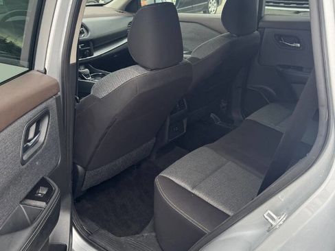 Used 2023 Nissan Rogue SV image 15