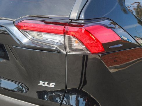 Used 2022 Toyota RAV4 XLE w/ Convenience Package image 10