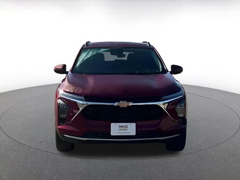 Used 2025 Chevrolet Trax LT image 11