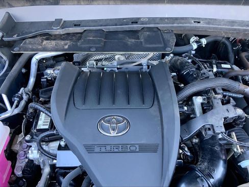 Used 2024 Toyota Grand Highlander AWD image 32