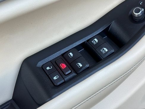 Used 2023 Jeep Grand Cherokee Limited RWD image 12