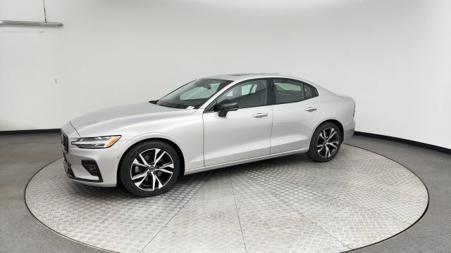Certified 2024 Volvo S60 B5 Plus AWD/4WD image 6