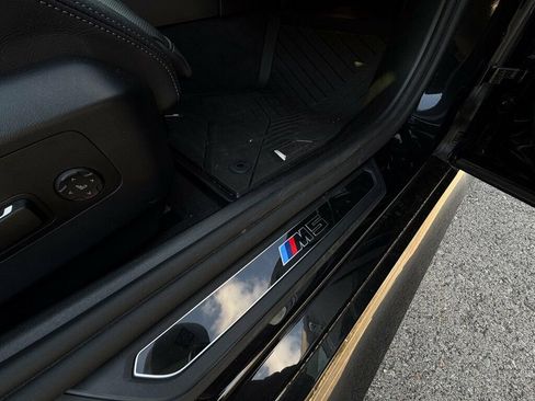 Used 2025 BMW M5 w/ Executive Package image 36