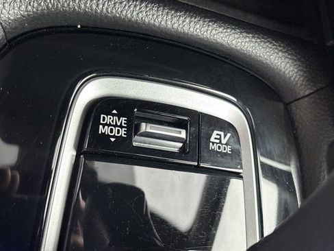 Used 2025 Toyota Corolla Cross AWD Hybrid image 35