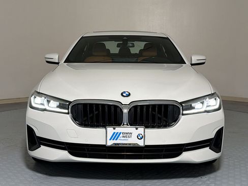 Used 2022 BMW 530i w/ Convenience Package RWD image 6