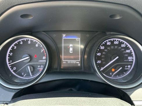 Used 2021 Toyota Camry SE FWD image 24