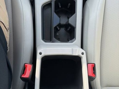 Used 2024 Volkswagen Tiguan SE image 13