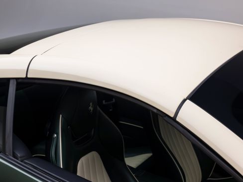 Certified 2019 Ferrari Portofino RWD image 37