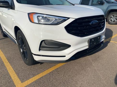 Used 2022 Ford Edge SE w/ Black Appearance Package AWD/4WD image 3