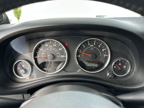 Used 2012 Jeep Wrangler Unlimited Sport AWD/4WD image 12