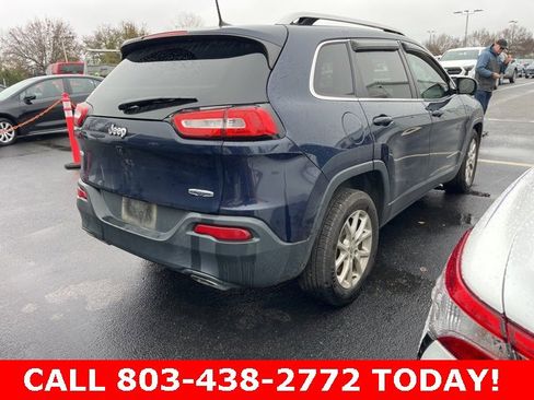 Used 2016 Jeep Cherokee Latitude w/ Comfort/Convenience Group image 2