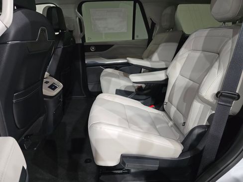 New 2025 Lincoln Navigator Reserve image 40