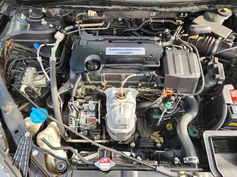 Used 2015 Honda Accord LX image 39