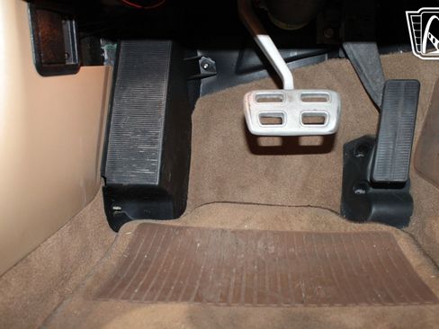 Used 2001 Chevrolet Corvette Coupe w/ Preferred Equipment Group2 image 33