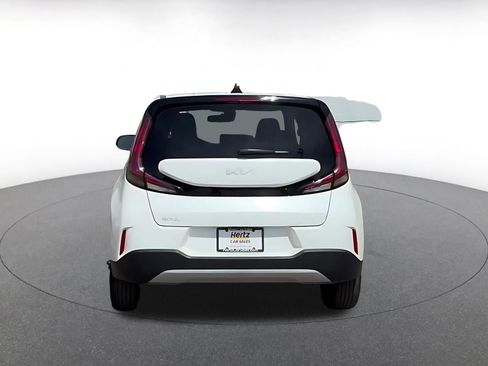 Used 2025 Kia Soul LX w/ LX Technology Package image 12