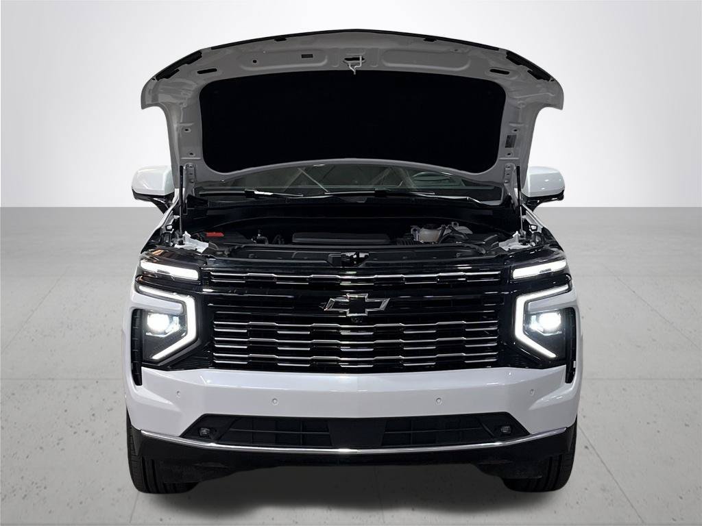 Certified 2025 Chevrolet Suburban High Country w/ Sun And Tow Package AWD/4WD image 5