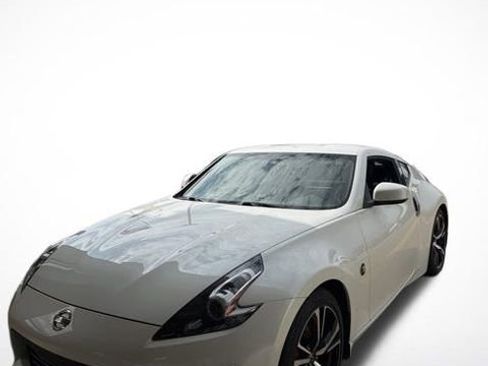Used 2020 Nissan 370Z Touring Sport image 2