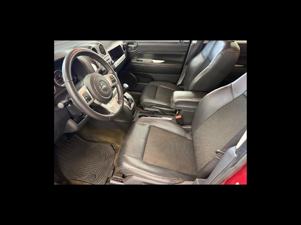 Used 2017 Jeep Compass Latitude AWD/4WD image 11