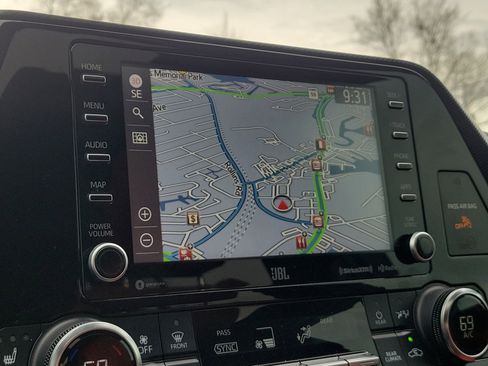 Used 2022 Toyota Highlander XSE image 29