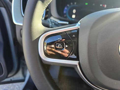 Certified 2025 Volvo XC60 B5 Ultra w/ Protection Package Premier image 31