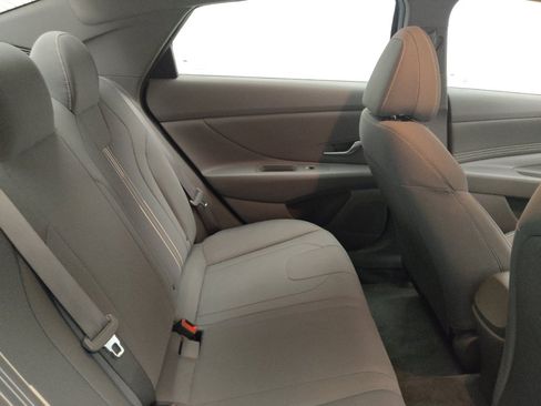 Used 2023 Hyundai Elantra SEL w/ Convenience Package FWD image 19