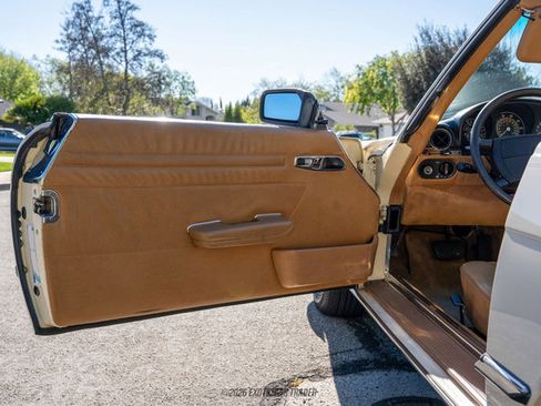 Used 1988 Mercedes-Benz 560 SL image 30