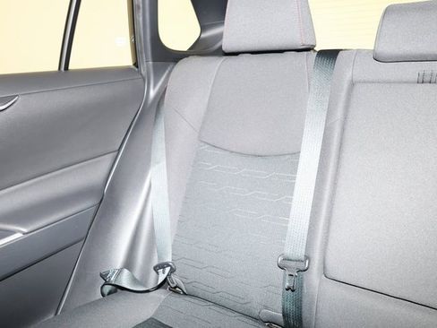 Used 2021 Toyota RAV4 SE image 12