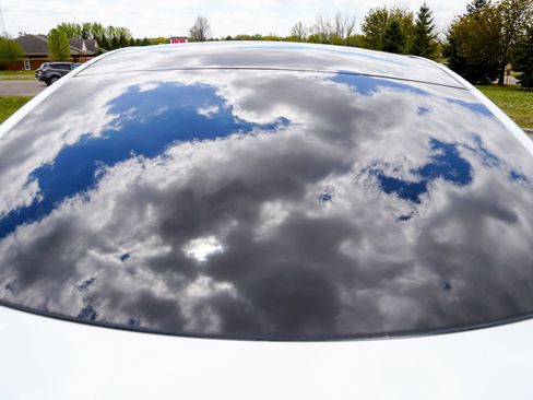 Used 2023 Tesla Model Y Long Range AWD/4WD image 38