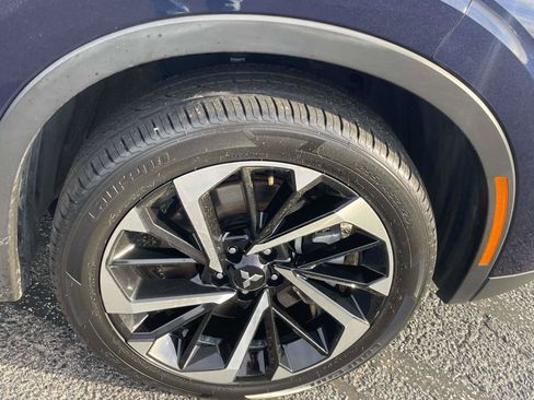 Used 2024 Mitsubishi Outlander SE AWD/4WD image 3
