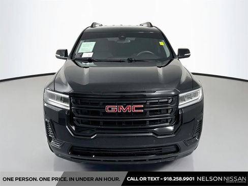 Used 2023 GMC Acadia SLE w/ Driver Convenience Package FWD image 2