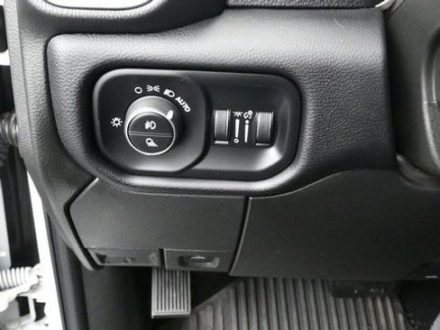 Used 2024 RAM 2500 Laramie AWD/4WD image 24
