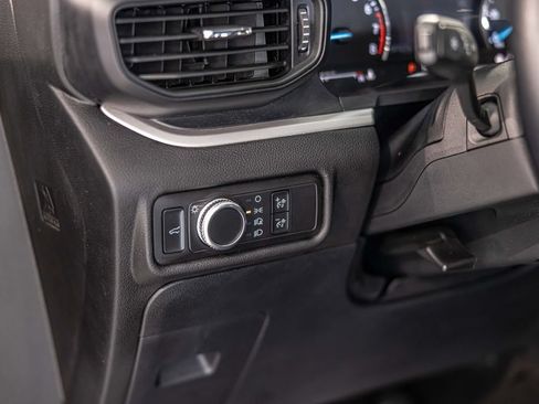 Used 2021 Ford Explorer XLT AWD/4WD image 19