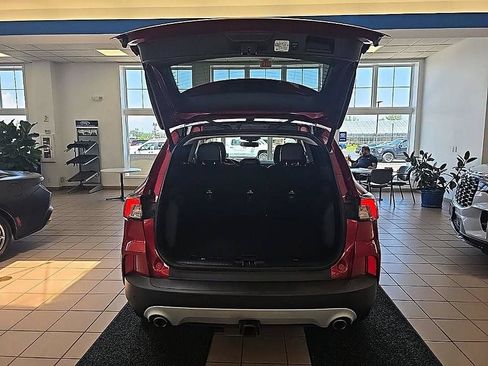 Used 2020 Ford Escape Titanium AWD/4WD image 32