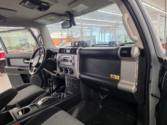 Used 2013 Toyota FJ Cruiser 4WD w/ Trail Teams Special Edition image 8
