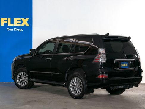Used 2016 Lexus GX 460 Luxury w/ Preferred Accessory Package AWD/4WD image 2