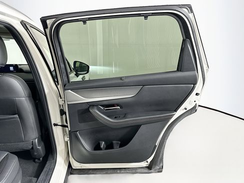 Used 2024 MAZDA CX-90 3.3 Turbo w/ Preferred Plus image 32