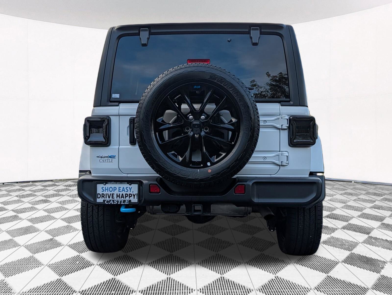 Used 2023 Jeep Wrangler Unlimited Sahara AWD/4WD image 15