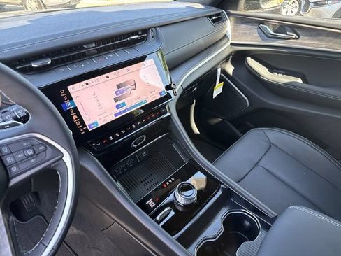 New 2027 Jeep Grand Cherokee Limited AWD/4WD image 28