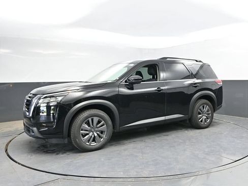 Used 2025 Nissan Pathfinder SV AWD/4WD image 7