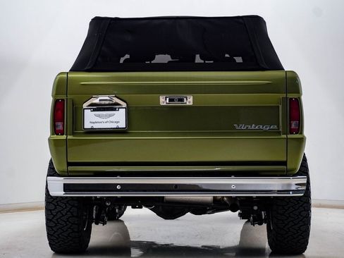 Used 2024 Ford Bronco Black Diamond image 9