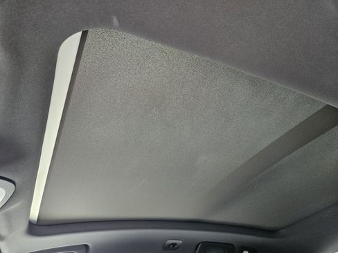 Certified 2025 Porsche Macan image 29