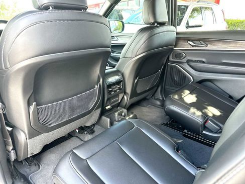New 2026 Jeep Grand Cherokee L Limited w/ Limited Altitude Package AWD/4WD image 24