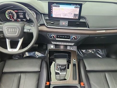 Used 2025 Audi Q5 e Premium Plus w/ Premium Plus Package image 35