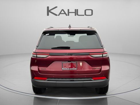 New 2025 Jeep Grand Cherokee Limited image 4