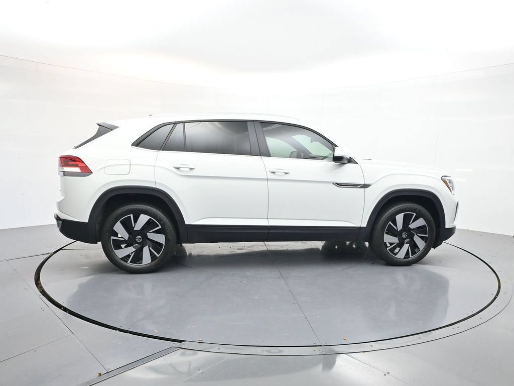 Used 2024 Volkswagen Atlas Cross Sport SE AWD/4WD image 8